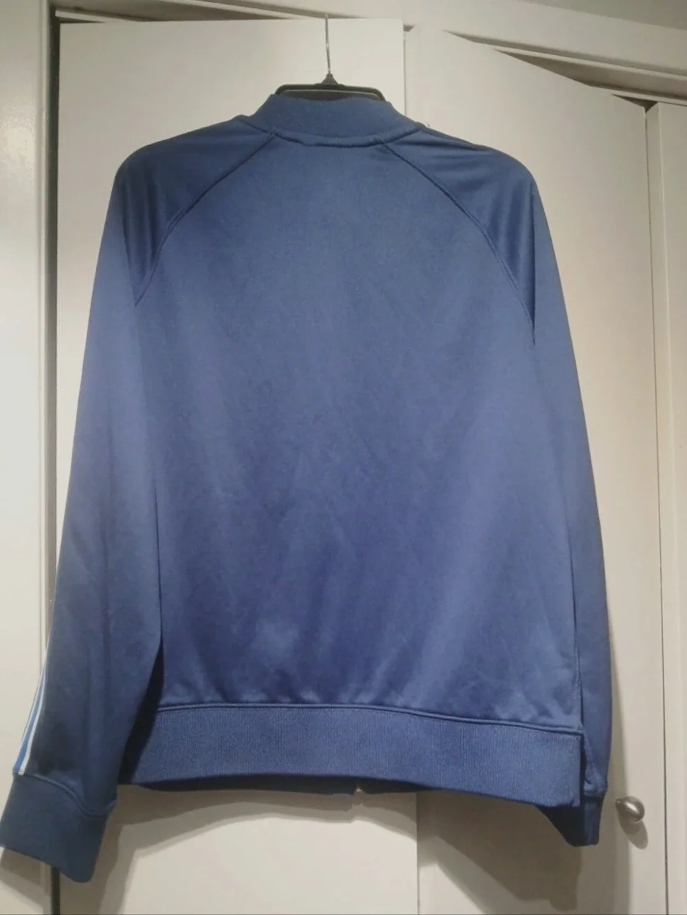Men AE Jacket - Picture 2 of 6